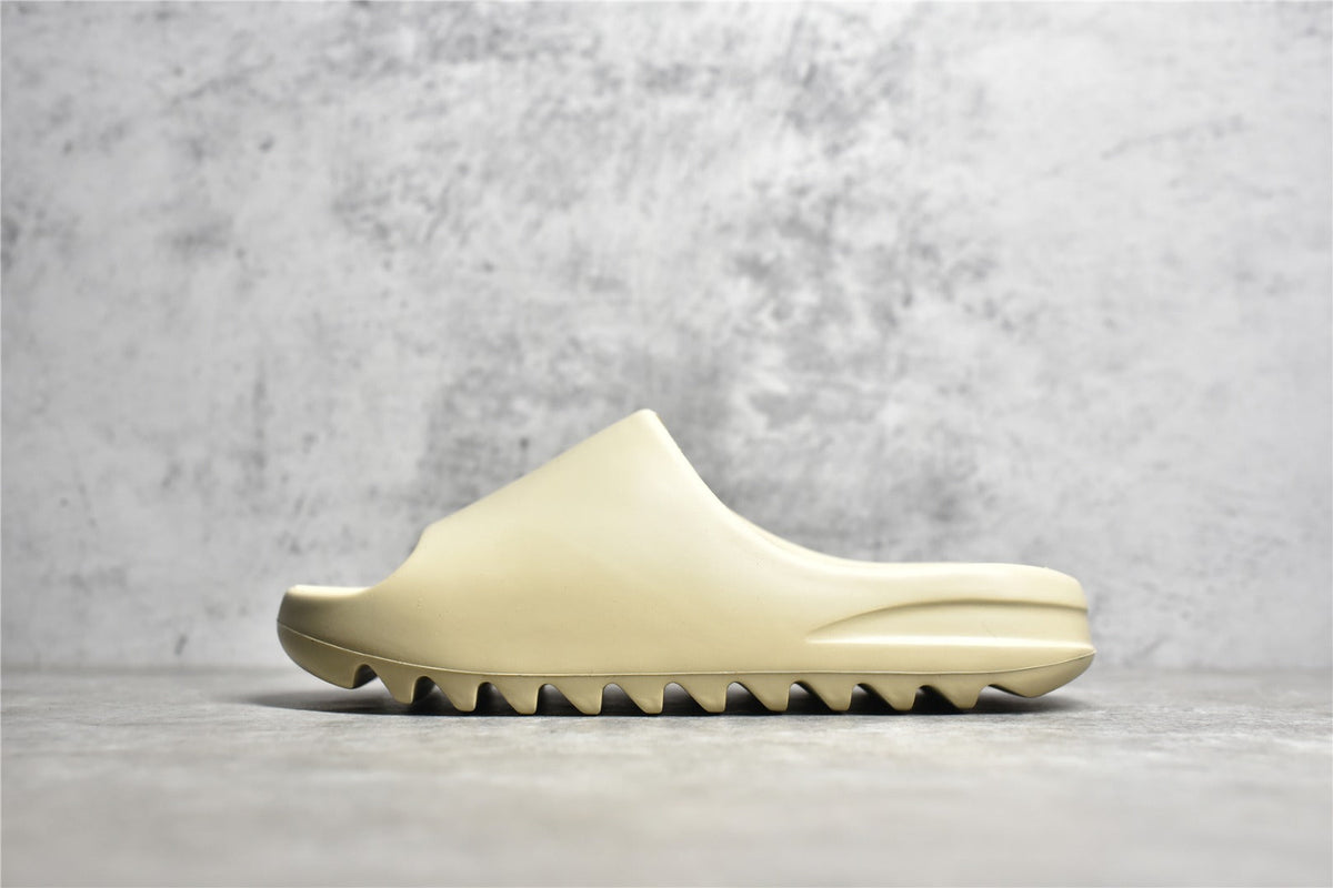 Yeezy Slide +10