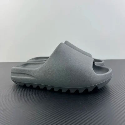 Yeezy Slide +10